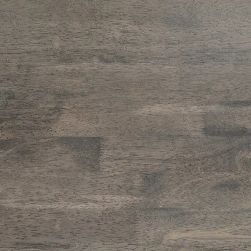 Klassischer Couchtisch aus Massivholz im Landhausstil