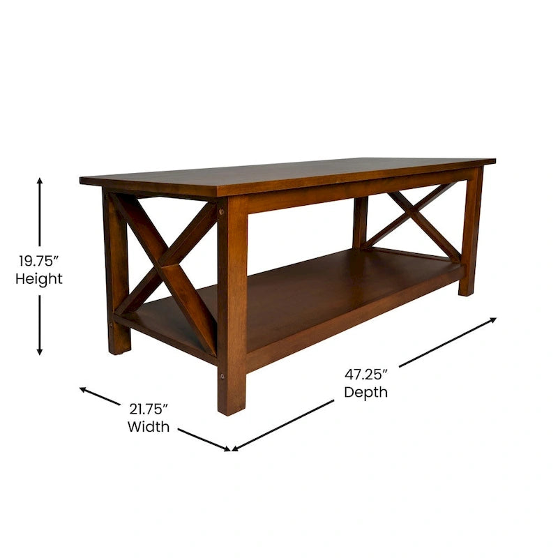 Klassischer Couchtisch aus Massivholz im Landhausstil