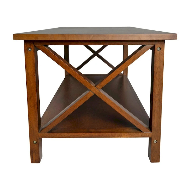 Klassischer Couchtisch aus Massivholz im Landhausstil