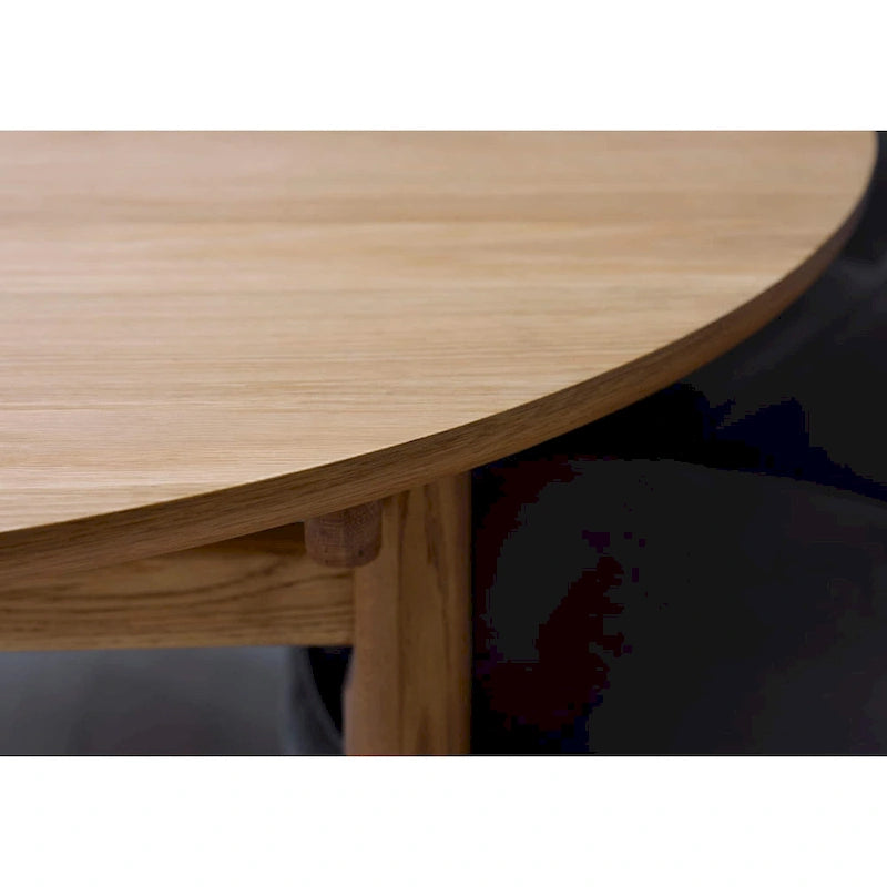 Moderner ovaler Couchtisch im Mid-Century-Stil aus natürlicher Eiche