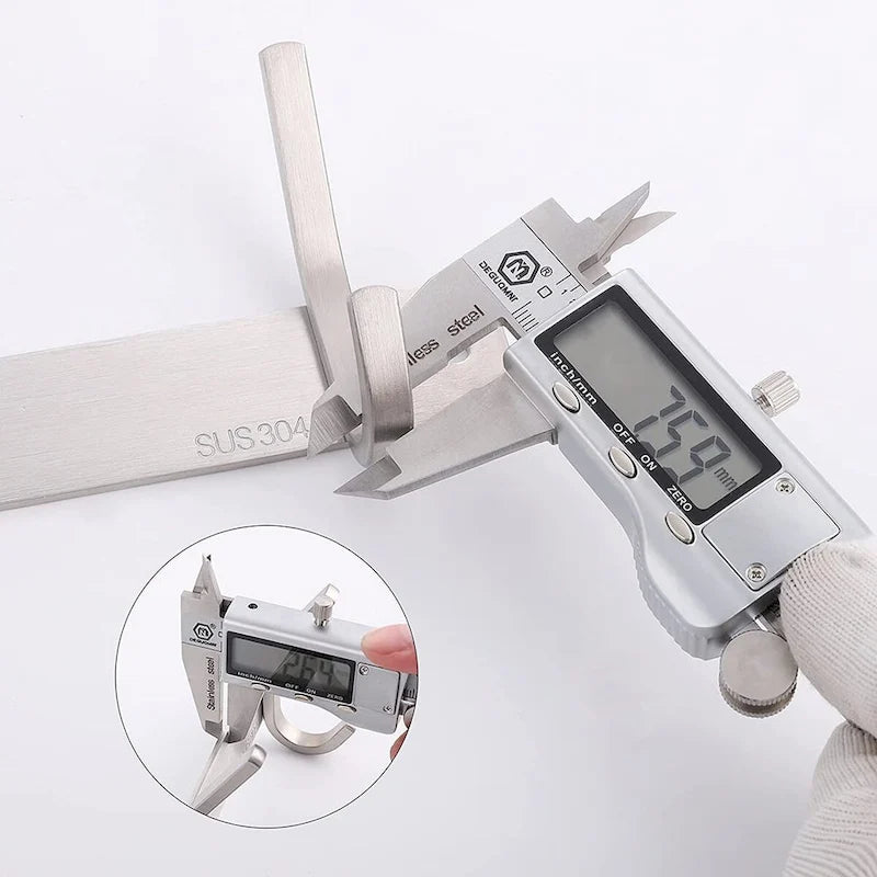 Hakenleiste für Bademäntel und Handtücher mit 5 Haken fürs Badezimmer